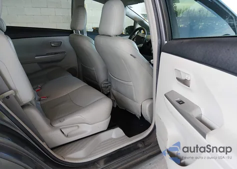 2012 Toyota Prius V Three из США, поврежденный, VIN JTDZN3EU7C3133685